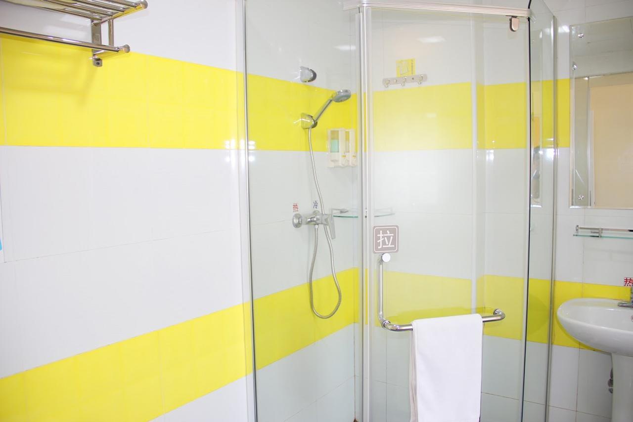 7 Days Inn Yangjiang Xinyue International Studio Exteriör bild